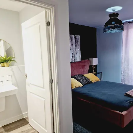 Rated Luxury In Centre Apartament