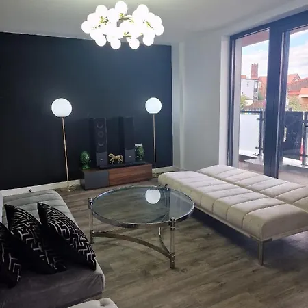 Rated Luxury In Centre Apartament *