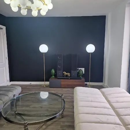 Rated Luxury In Centre *